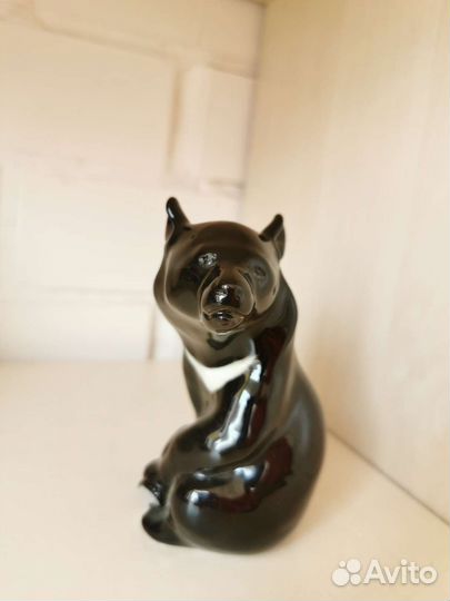 Фарфоровая статуэтка «Гималайский медведь» лфз