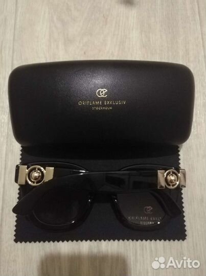 Солнцезащитные очки и футляр