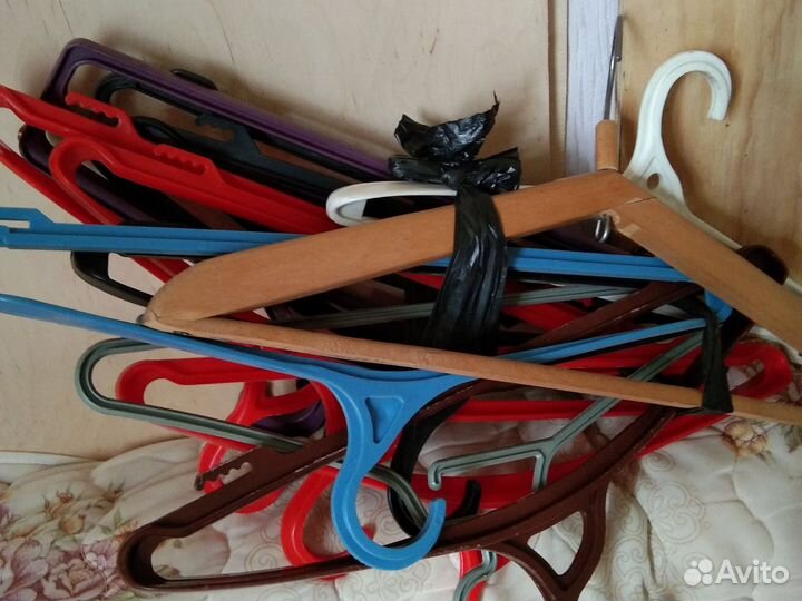 Вешалки плечики