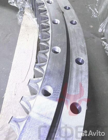 Поворотный круг Hyundai R220LC-9A