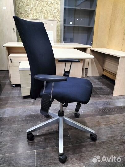 Компьютерное кресло