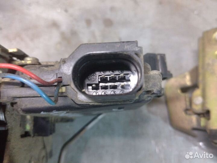 Замок двери задней левой Audi A6 C5