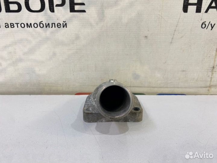 Крышка термостата Toyota Land Cruiser 200 2UZ-FE