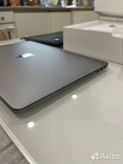 Macbook pro 13 2018 touch bar 8gb 256 серый космос