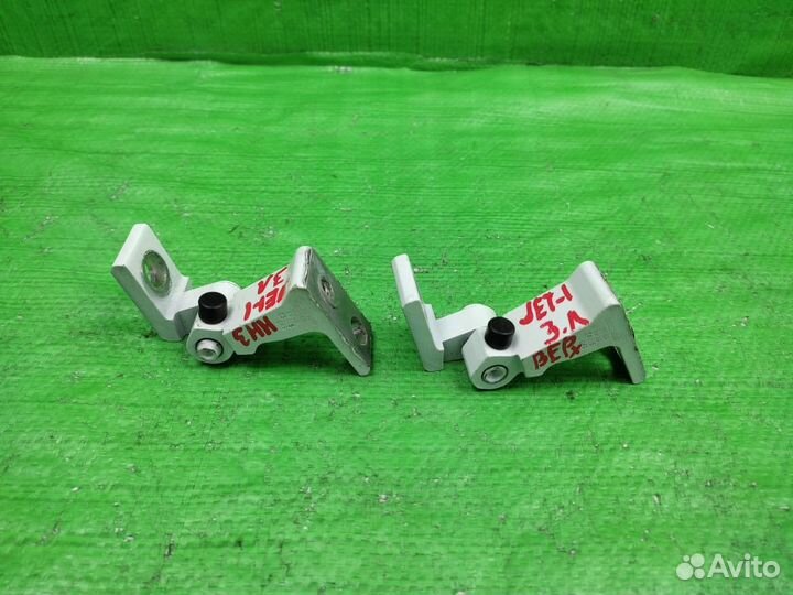 Петли левой двери вверх+низ VW Jetta 2011-2018