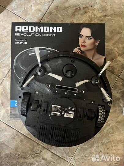 Робот пылесос Redmond RV-R350