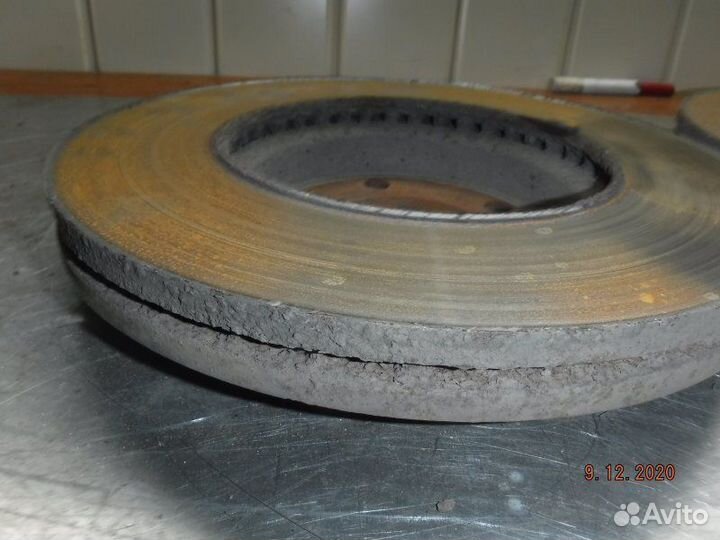 Тормозной диск передний Ford Focus 2 hxdb 2006