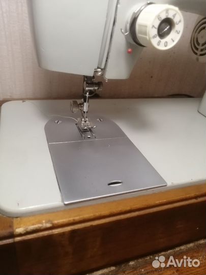 Швейная машина Чайка 132м