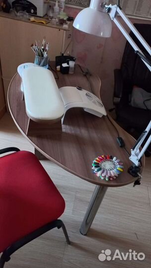 Маникюрный стол бу