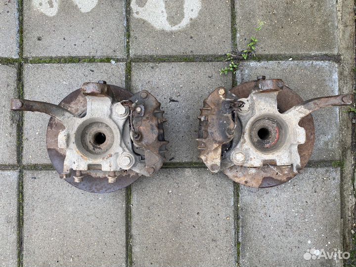 Ступица/поворотный кулак Volkswagen Transporter T4