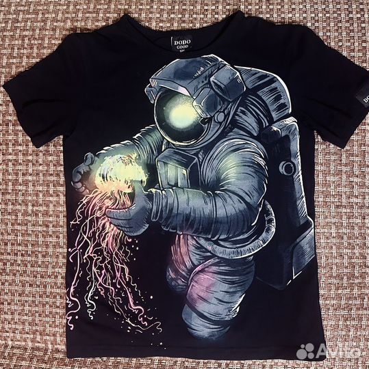 Футболка для мальчика светится в темноте 128-134