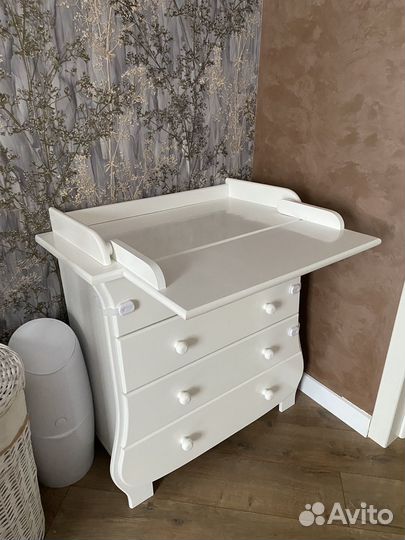 Пеленальный комод и кроватка из массива сосны