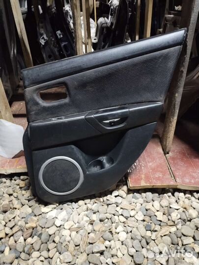 Обшивка двери задней правой Mazda 3 BK
