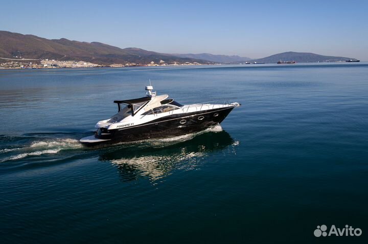 Моторная яхта Pershing 37 (004)