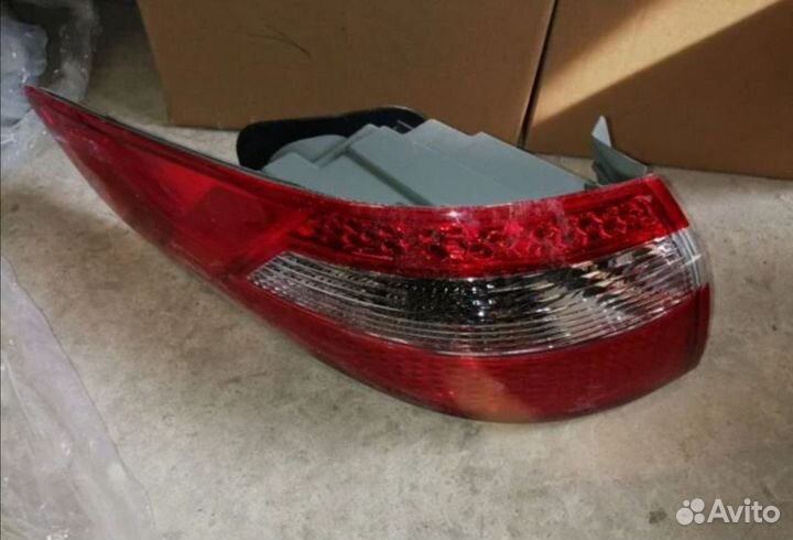 Фонарь задний Kia Rio правый