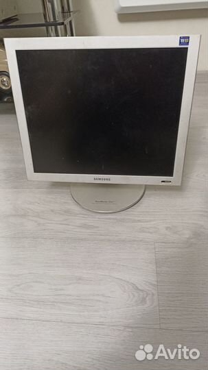 Профессиональный монитор Samsung 17