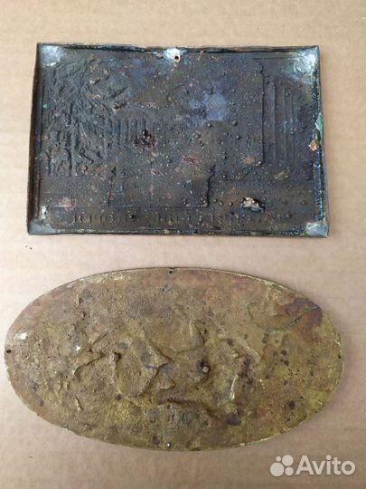 Барельефные плакетки