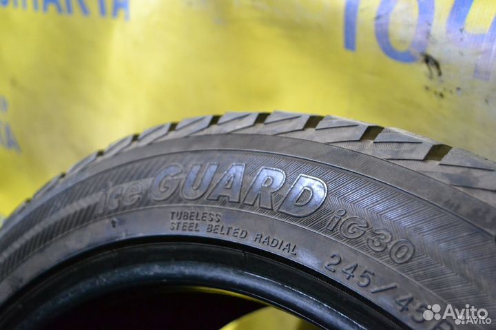 Yokohama Ice Guard IG30 245/45 R17