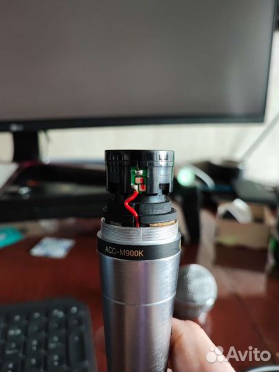 Два микрофона Panasonic RP-VK45 и LG ACC-M900K