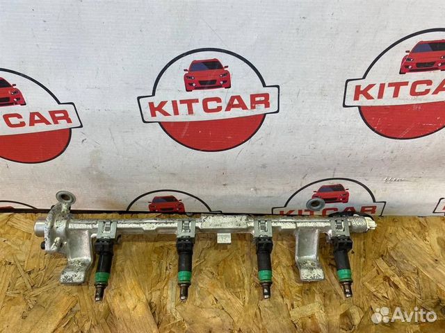 Топливная рампа с форсунками Ford Focus 2