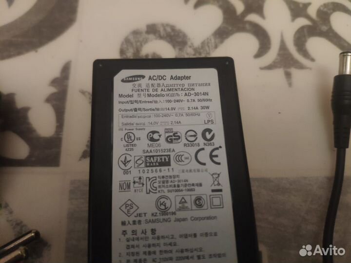 Блок питания для ноутбука камеры и т.д