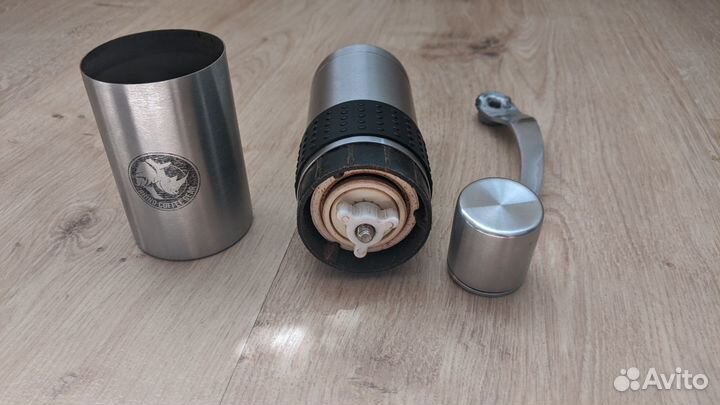 Кофемолка ручная жерновая Rhinowares