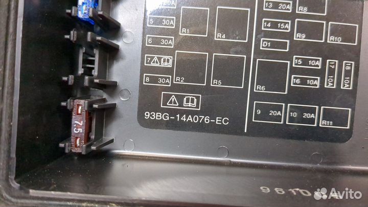 Блок предохранителей Ford Mondeo 2, 1997