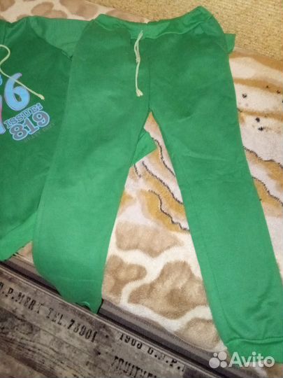 Женский спортивный костюм размер L