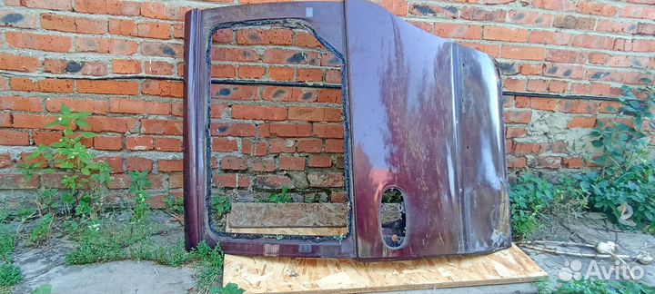 Chrysler voyager dodge caravan дверь