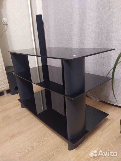 Продам стеклянный стол для телевизора