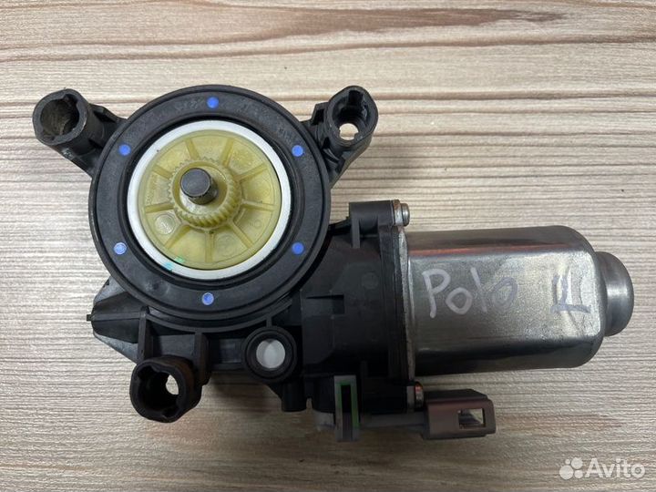 Мотор стеклоподъемника задний левый Volkswagen