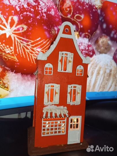 Новогодний домик с подсветкой