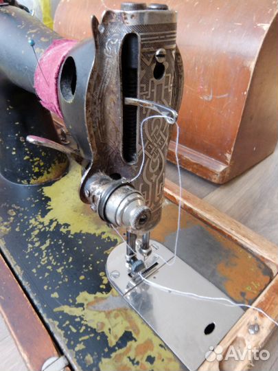 Машинка швейная ручная