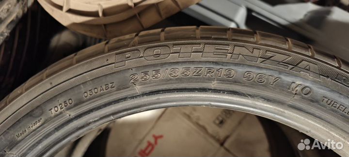 Bridgestone Potenza RE050A 255/35 R19