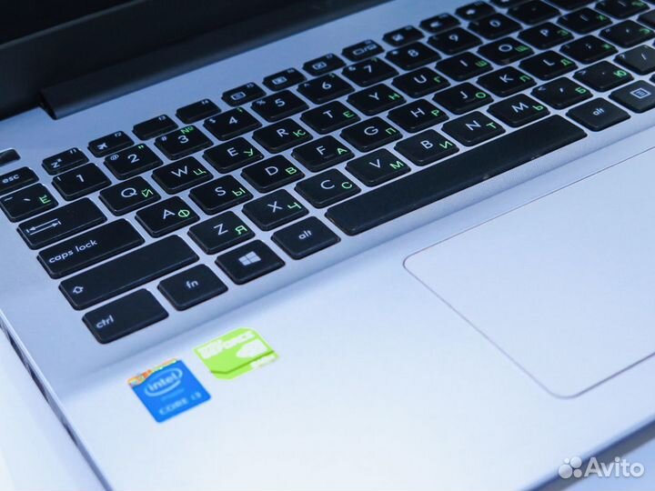 Ноутбук Asus Тонкий i3-4030U / Nvidia 840M / 8GB