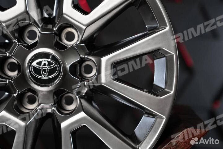 Литой диск в стиле Toyota R18 6x139.7