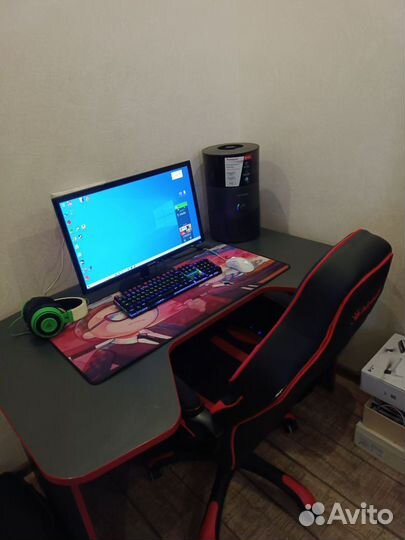 Игровой компьютер с монитором, клавой, столом,стул