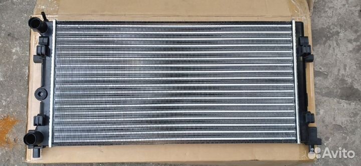 Радиатор охлаждения VW Polo Sedan Skoda Rapid