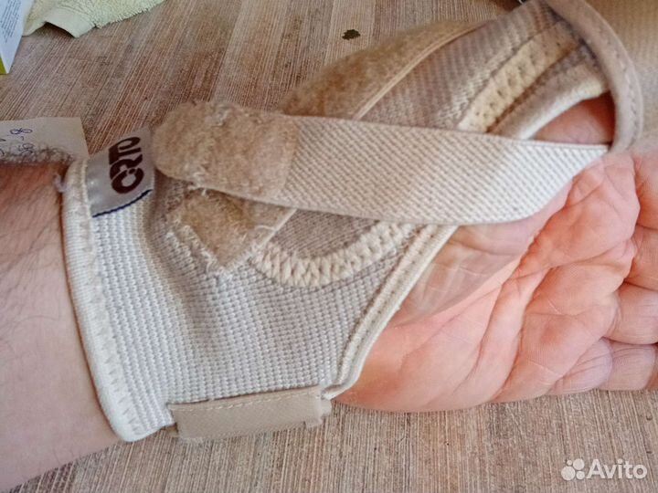 Ортез. Бандаж на лучезапястный сустав