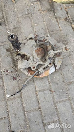 Кулак задний hyundai sonata nf с тормозным диском