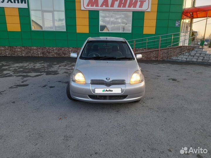 Toyota Vitz, 2000