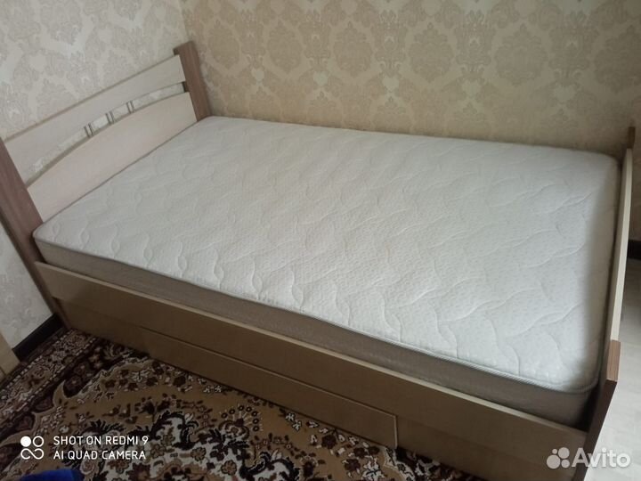 Кровать с матрасом 206х126