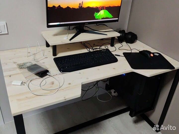 Игровой геймерский компьютерный стол