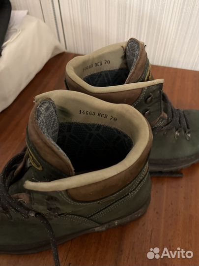 Трековые ботинки женские размер 7 (40)