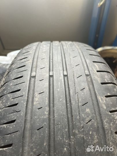 Yokohama BluEarth AE50 215/65 R17 99V