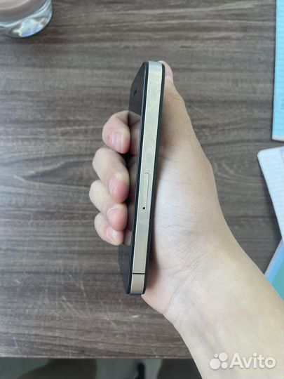 iPhone 4S, 8 ГБ