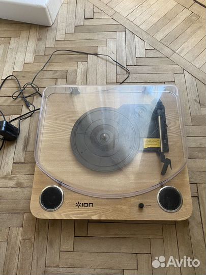 Проигрыватель виниловых дисков ION Audio MAX LP