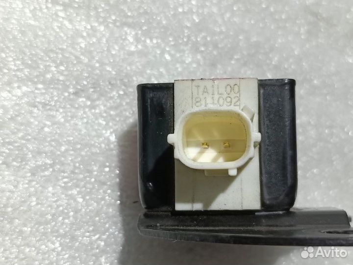 Датчик подушки безопасности правый Toyota Vista