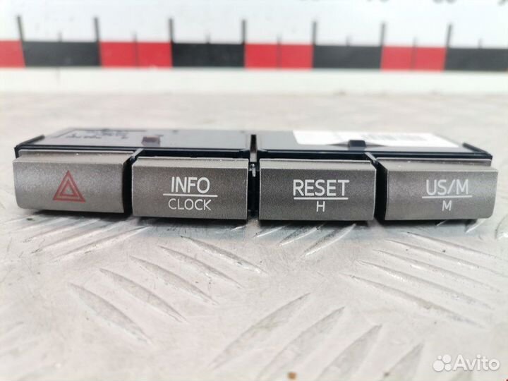 Блок кнопок Toyota Venza