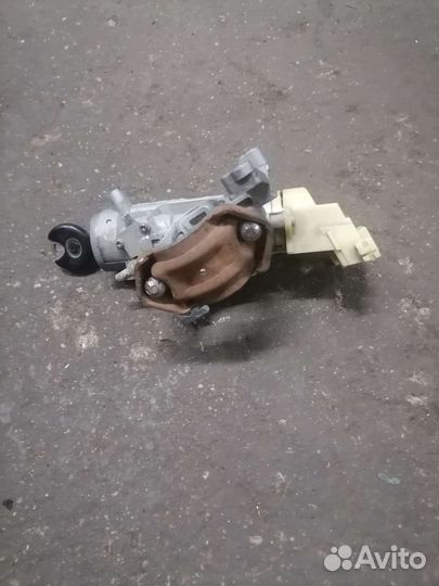 Замок зажигания Mazda Bongo Friendee